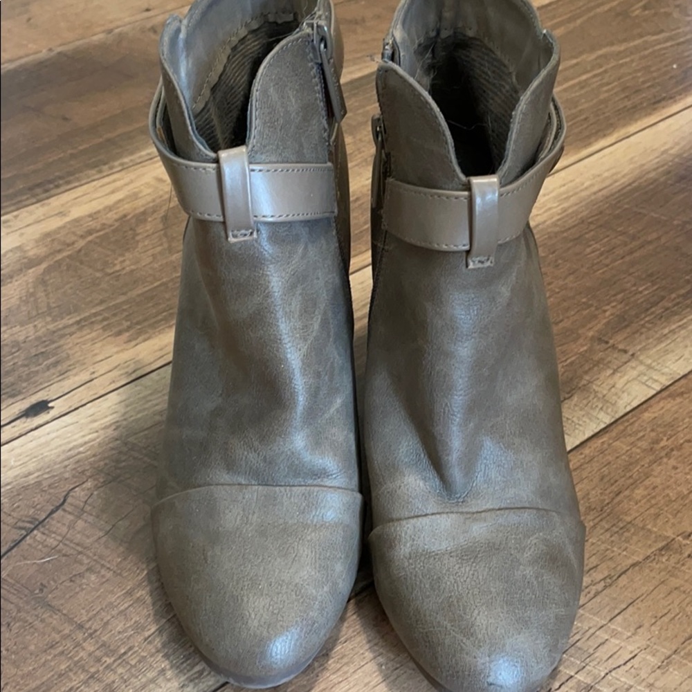 Wedges - Picture 3 of 3